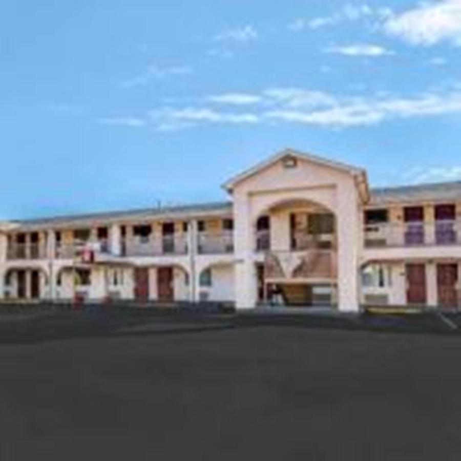 American Inn คอร์สิคานา ภายนอก รูปภาพ
