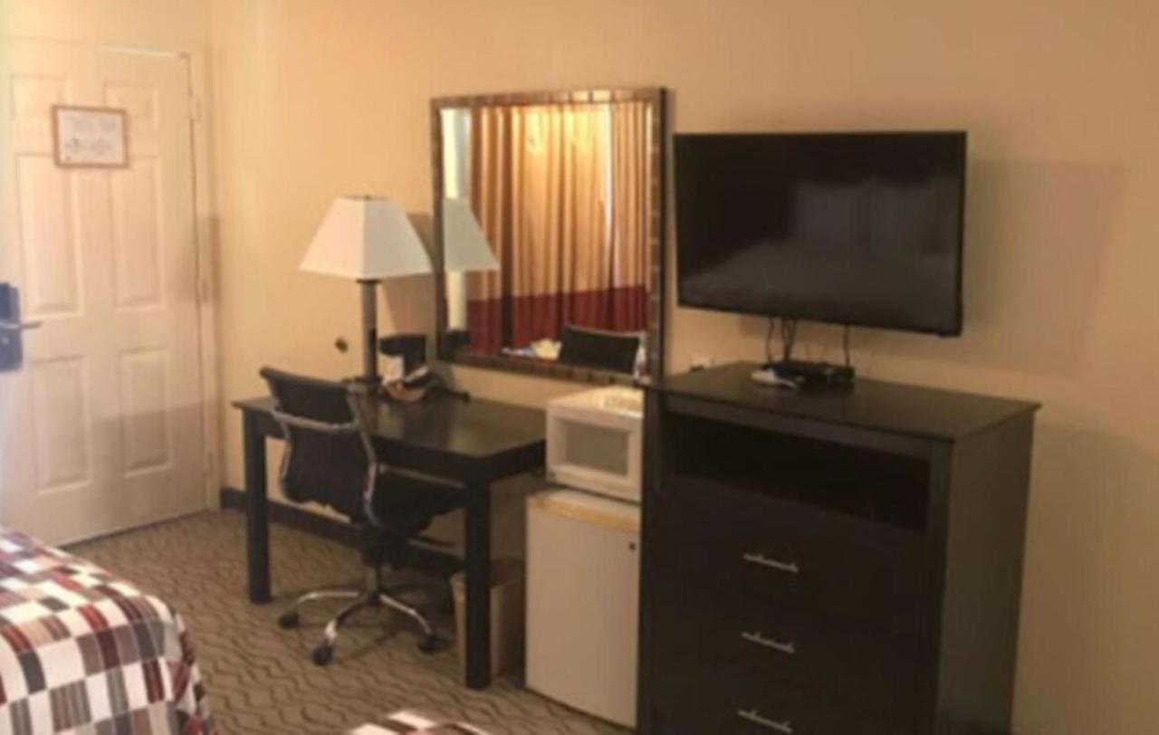 American Inn คอร์สิคานา ภายนอก รูปภาพ