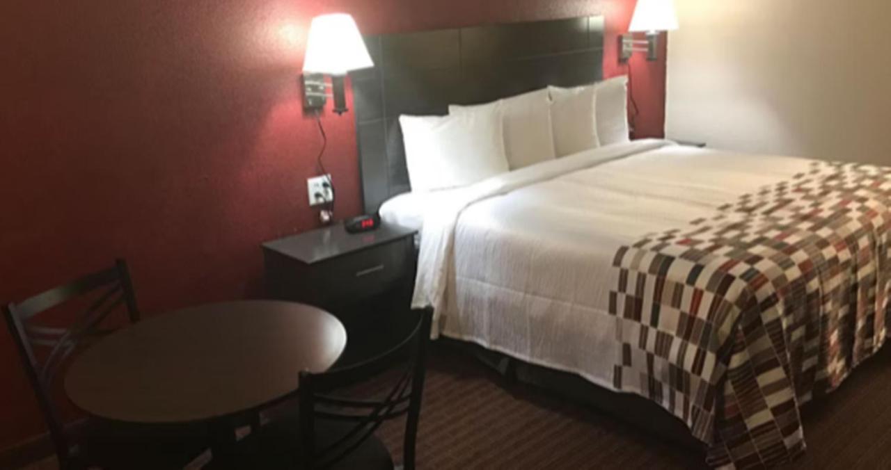 American Inn คอร์สิคานา ภายนอก รูปภาพ